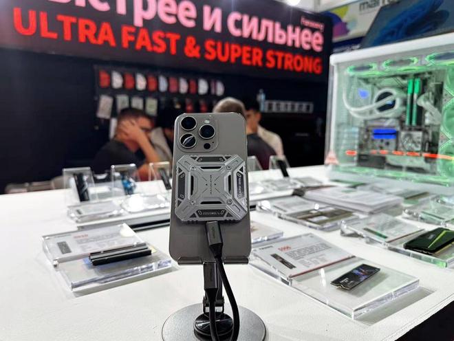 5 Sviaz消费电子盛会中国存储品牌科技出海战略再添里程碑！不朽情缘手机版从欧亚腹地辐射全球：领德创科技亮相俄罗斯202(图4)