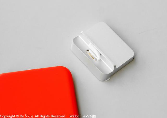 iPhone充电像放水杯一样简单不朽情缘电子游戏这个磁吸底座 让(图7)